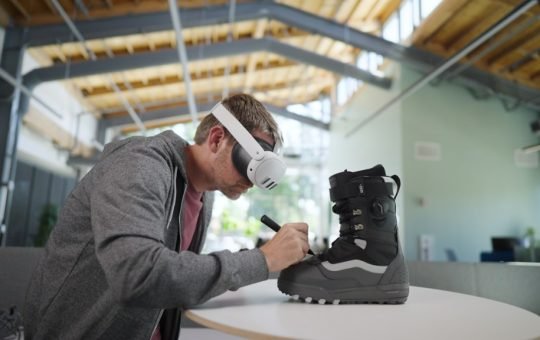 Logitech launches MX Ink stylus for Meta Quest mixed reality headsets