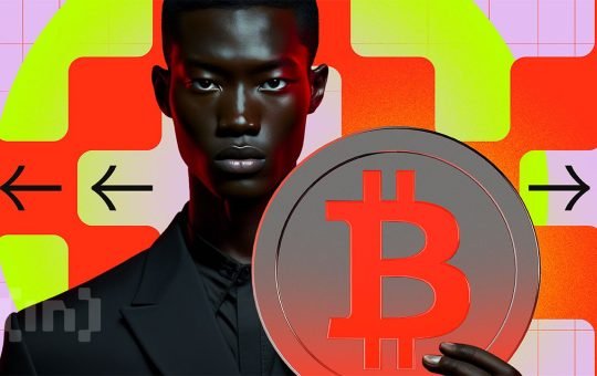 Bitcoin’s Hedge Status at Risk as Crypto Market Cap Plunges by Nearly $1 Trillion