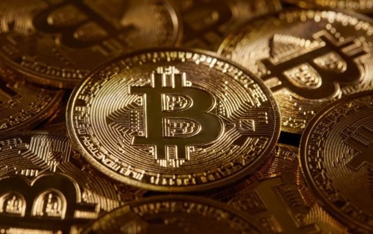 Blackrock, Fidelity, Ark 21shares Fuel $667 Million Surge in Bitcoin ETFs