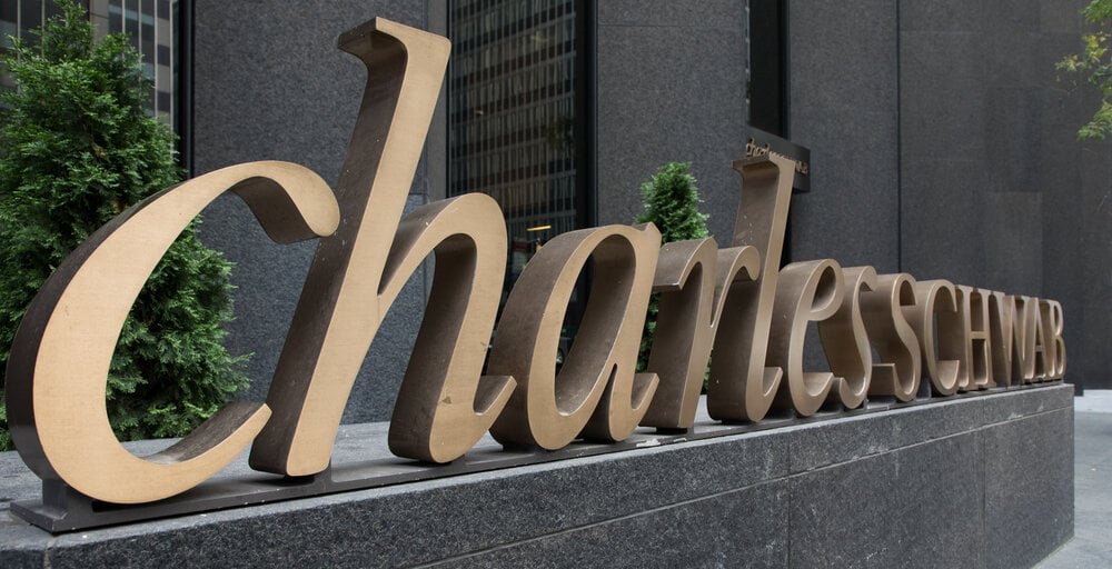 Schwab Wants to Offer Stablecoin Amid Expanding Crypto Services Push: CEO
